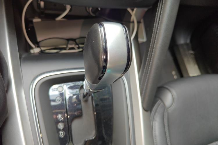 Used Renault Kadjar 2016 2.0L Two-Wheel-Drive Luxury Edition Gear Lever