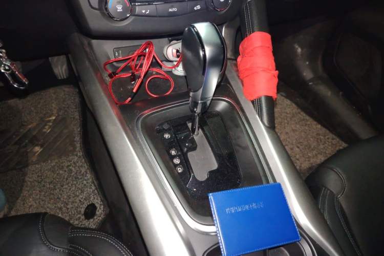 Used Renault Kadjar 2016 2.0L Two-Wheel-Drive Luxury Edition Gear Lever