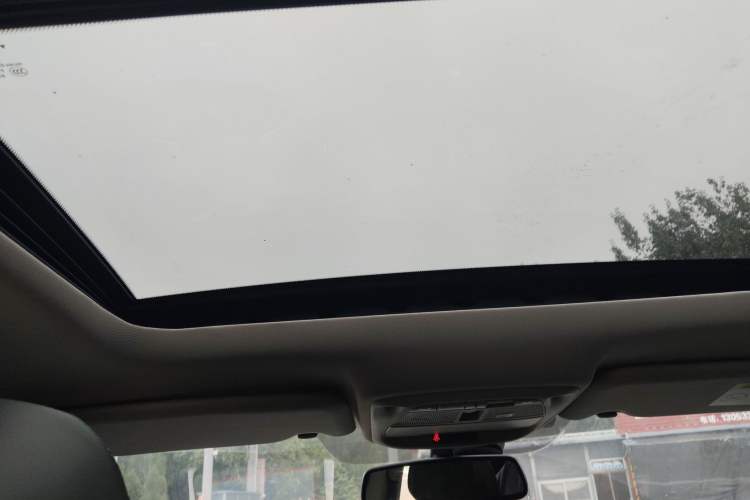 Used Renault Kadjar 2016 2.0L Two-Wheel Drive Prestige Edition Headliner