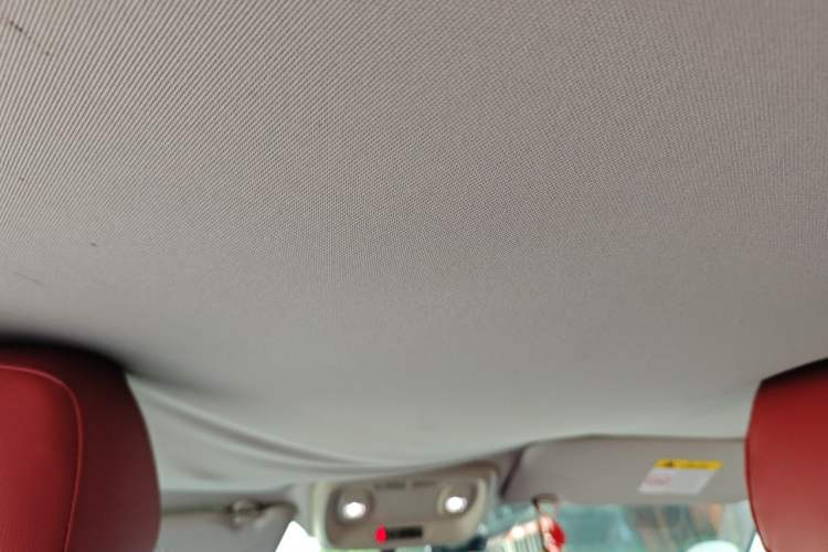 Used Renault Kadjar 2016 2.0L Two-Wheel Drive Comfort Edition Headliner
