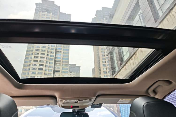 Used Renault Kadjar 2016 2.0L Two-Wheel-Drive Luxury Edition Headliner