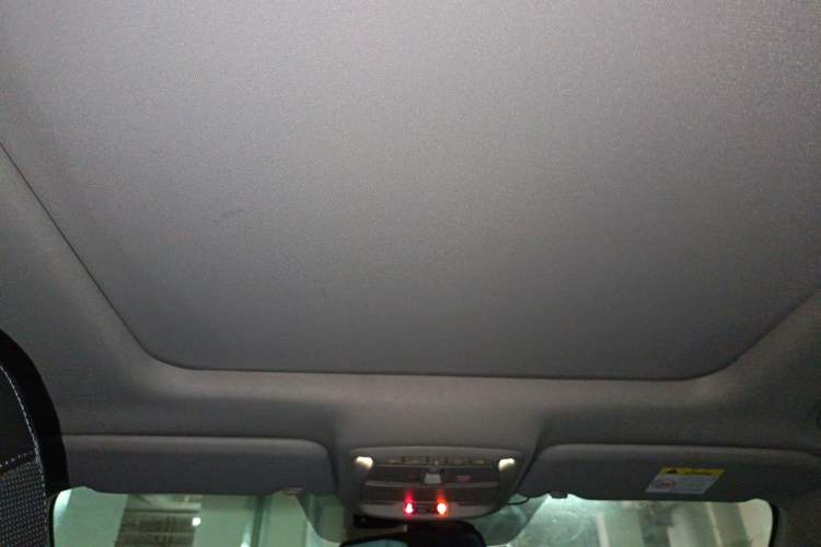 Used Renault Kadjar 2016 2.0L Four-Wheel Drive Ultimate Edition Headliner