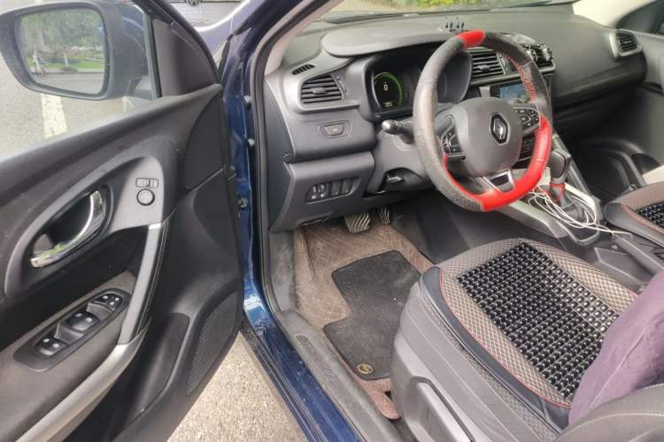 Used Renault Kadjar 2016 2.0L Two-Wheel Drive Leading Edition Interior 3