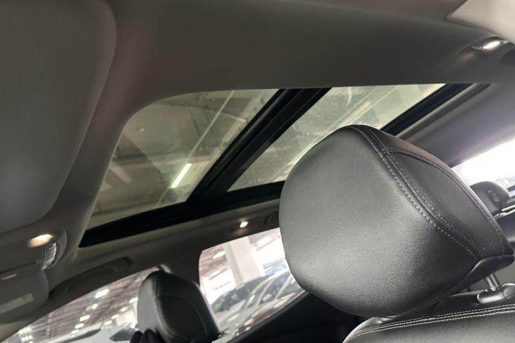 Used Renault Kadjar 2016 2.0L Two-Wheel Drive Prestige Edition Interior 3