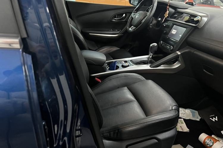 Used Renault Kadjar 2016 2.0L Two-Wheel Drive Prestige Edition Interior 5