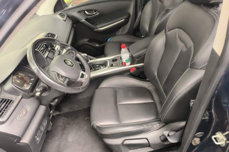 Used Renault Kadjar 2016 2.0L Two-Wheel-Drive Luxury Edition Left Front Seat