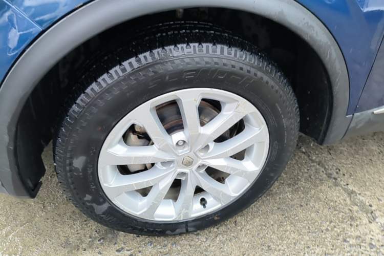 Used Renault Kadjar 2016 2.0L Two-Wheel-Drive Luxury Edition Left Front Wheel Hub