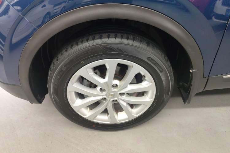 Used Renault Kadjar 2016 2.0L Two-Wheel-Drive Luxury Edition Left Front Wheel Hub