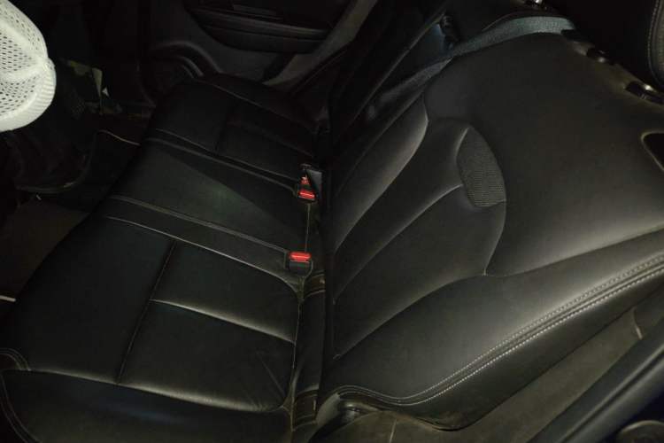 Used Renault Kadjar 2016 2.0L Two-Wheel-Drive Luxury Edition Left Rear Seat