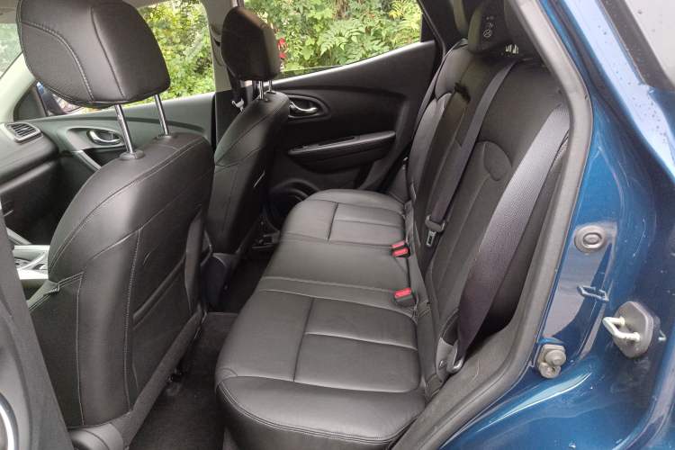 Used Renault Kadjar 2016 2.0L Two-Wheel-Drive Luxury Edition Left Rear Seat