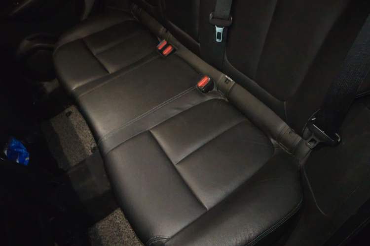 Used Renault Kadjar 2016 2.0L Two-Wheel-Drive Luxury Edition Left Rear Seat