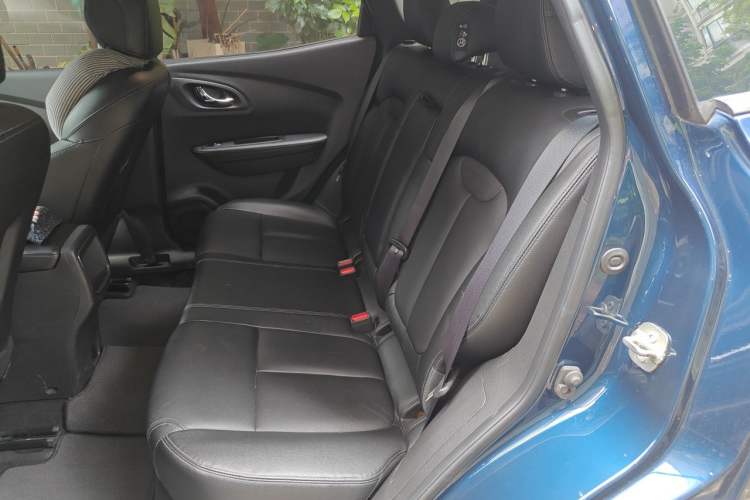 Used Renault Kadjar 2016 2.0L Two-Wheel-Drive Luxury Edition Left Rear Seat