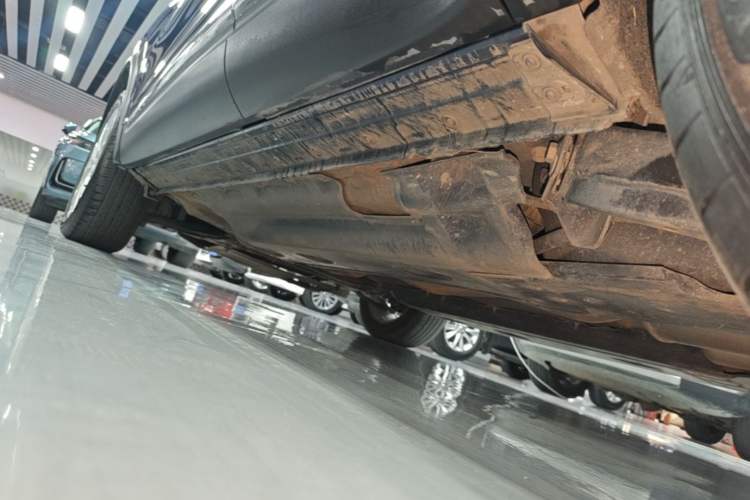 Used Renault Kadjar 2016 2.0L Two-Wheel-Drive Luxury Edition Left Side Sill