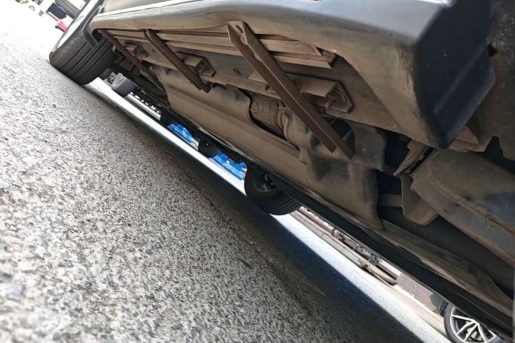 Used Renault Kadjar 2016 2.0L Two-Wheel-Drive Luxury Edition Left Side Sill