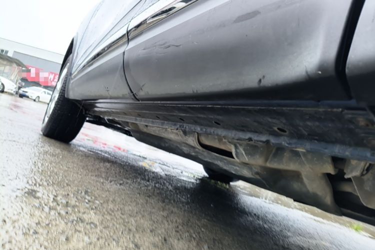 Used Renault Kadjar 2016 2.0L Two-Wheel-Drive Luxury Edition Left Side Sill