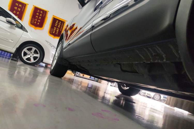 Used Renault Kadjar 2016 2.0L Two-Wheel-Drive Luxury Edition Left Side Sill