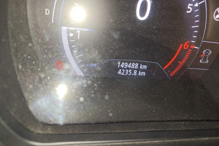 Used Renault Kadjar 2016 2.0L Two-Wheel-Drive Luxury Edition Odometer Close Up