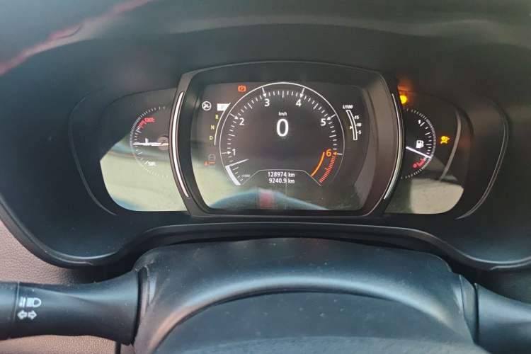 Used Renault Kadjar 2016 2.0L Two-Wheel Drive Leading Edition Odometer Close Up