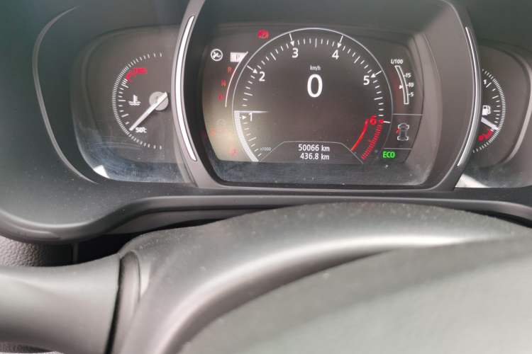 Used Renault Kadjar 2016 2.0L Two-Wheel Drive Leading Edition Odometer Close Up