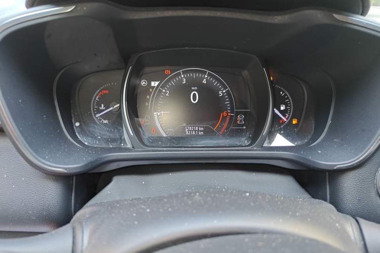 Used Renault Kadjar 2016 2.0L Two-Wheel Drive Prestige Edition Odometer Close Up