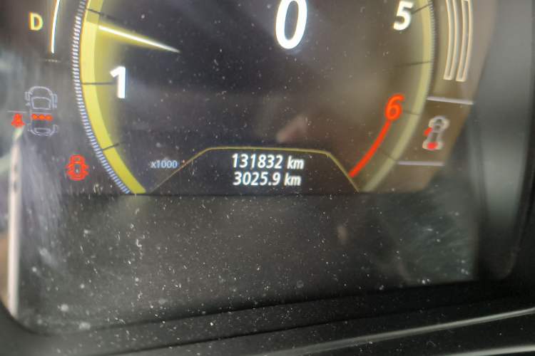 Used Renault Kadjar 2016 2.0L Two-Wheel-Drive Luxury Edition Odometer Close Up