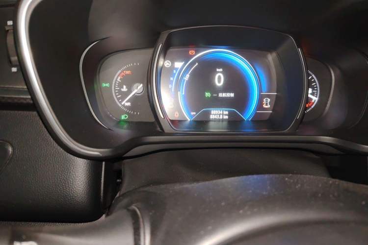 Used Renault Kadjar 2016 2.0L Two-Wheel-Drive Luxury Edition Odometer Close Up