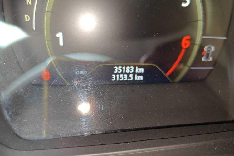 Used Renault Kadjar 2016 2.0L Two-Wheel-Drive Luxury Edition Odometer Close Up
