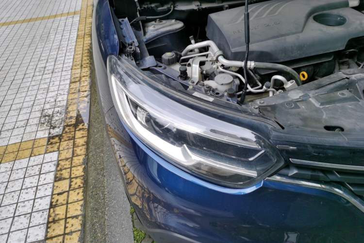 Used Renault Kadjar 2016 2.0L Two-Wheel-Drive Luxury Edition Right Front Headlight