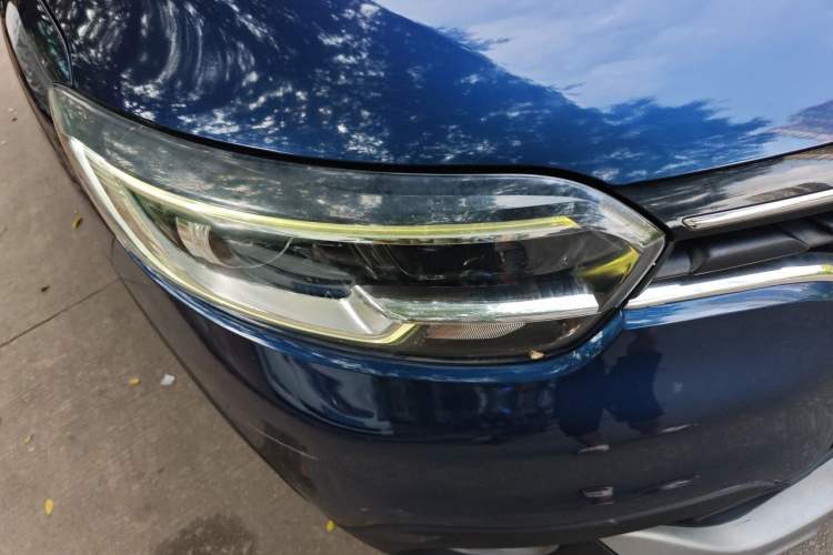 Used Renault Kadjar 2016 2.0L Two-Wheel Drive Comfort Edition Right Front Headlight