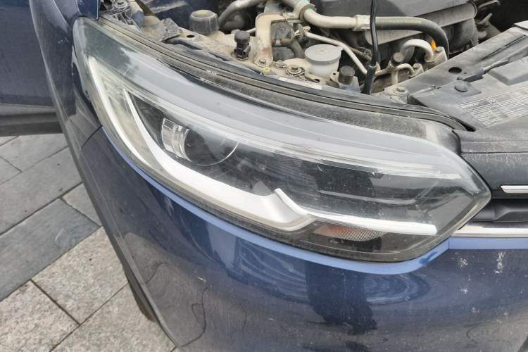 Used Renault Kadjar 2016 2.0L Two-Wheel Drive Comfort Edition Right Front Headlight