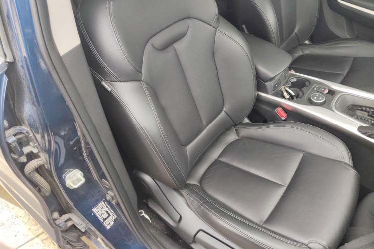 Used Renault Kadjar 2016 2.0L Two-Wheel Drive Prestige Edition Right Front Seat