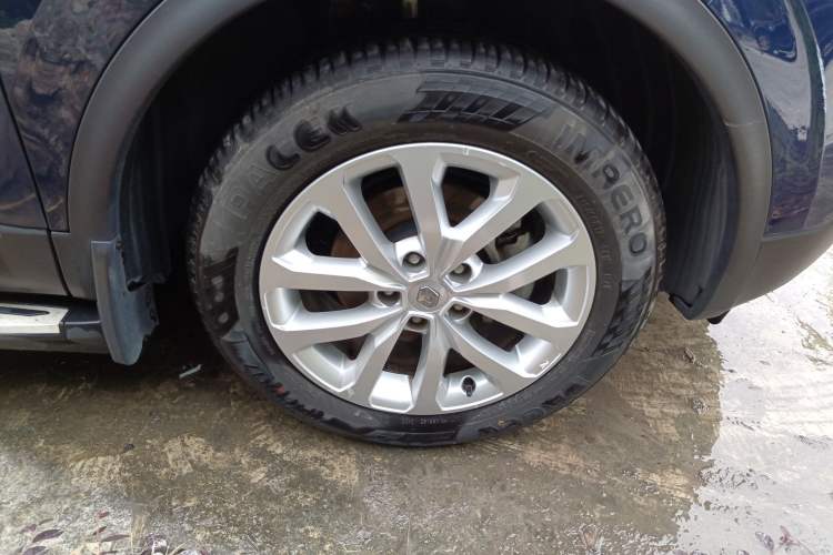 Used Renault Kadjar 2016 2.0L Two-Wheel-Drive Luxury Edition Right Front Wheel Hub