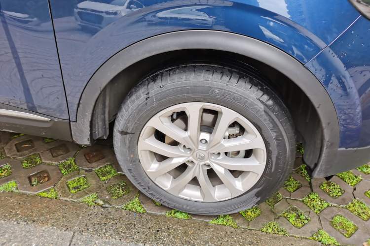 Used Renault Kadjar 2016 2.0L Two-Wheel-Drive Luxury Edition Right Front Wheel Hub