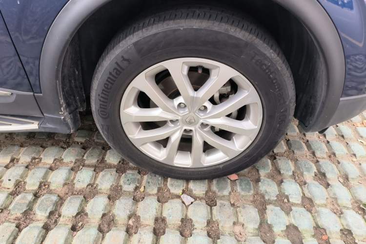 Used Renault Kadjar 2016 2.0L Two-Wheel-Drive Luxury Edition Right Front Wheel Hub