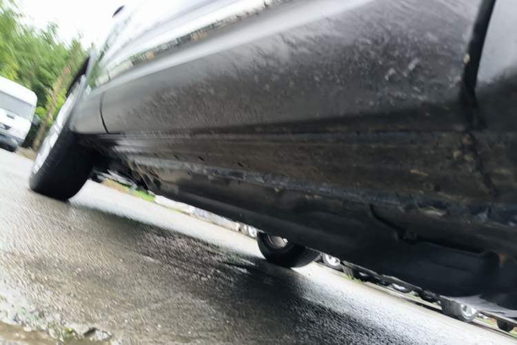 Used Renault Kadjar 2016 2.0L Two-Wheel-Drive Luxury Edition Right Side Sill