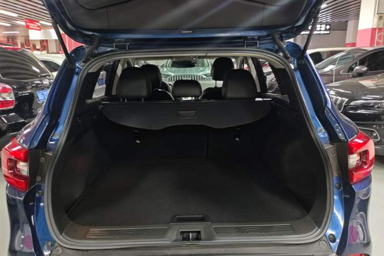 Used Renault Kadjar 2016 2.0L Two-Wheel-Drive Luxury Edition Trunk