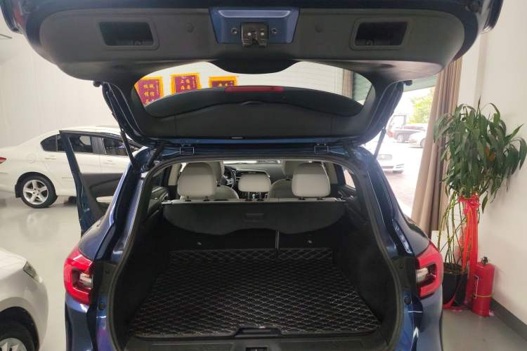 Used Renault Kadjar 2016 2.0L Two-Wheel-Drive Luxury Edition Trunk