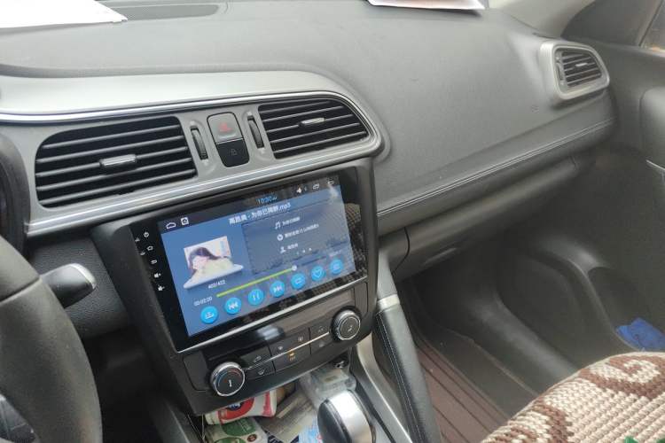 Used Renault Kadjar 2016 2.0L Two-Wheel Drive Comfort Edition Audio And AC Panel
