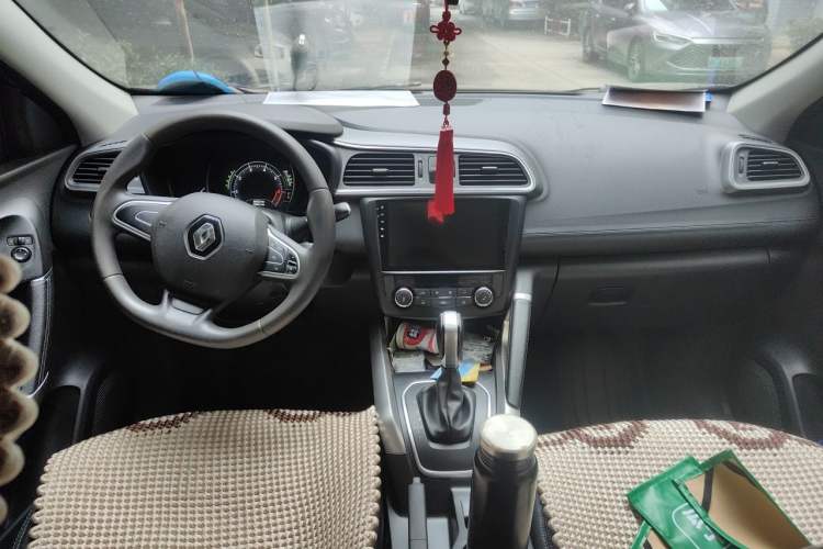Used Renault Kadjar 2016 2.0L Two-Wheel Drive Comfort Edition Center Console