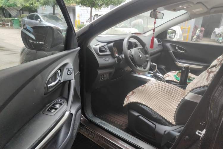 Used Renault Kadjar 2016 2.0L Two-Wheel Drive Comfort Edition Driver Seat
