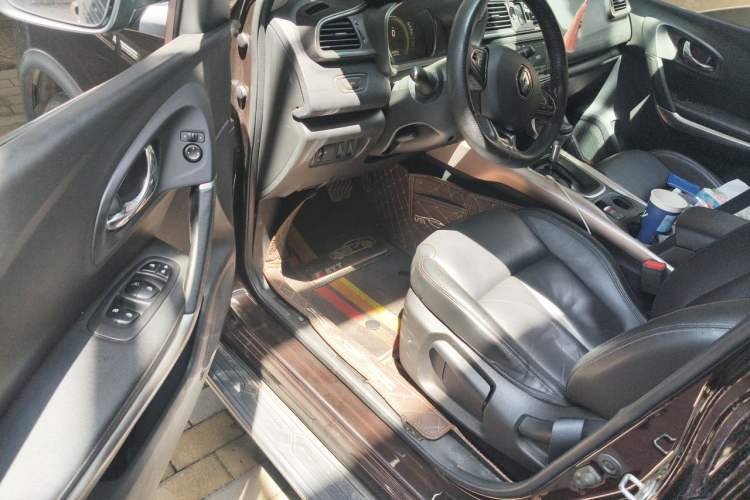 Used Renault Kadjar 2016 2.0L Two-Wheel-Drive Luxury Edition Driver Seat