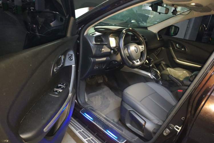 Used Renault Kadjar 2016 2.0L Two-Wheel Drive Leading Edition Driver Seat