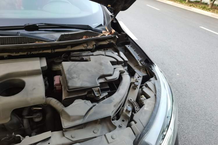 Used Renault Kadjar 2016 2.0L Two-Wheel-Drive Luxury Edition Engine Bay Left