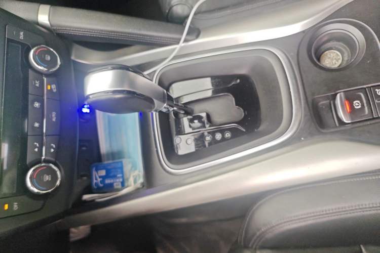 Used Renault Kadjar 2016 2.0L Two-Wheel-Drive Luxury Edition Gear Lever