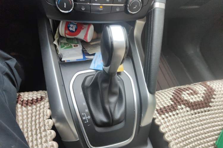 Used Renault Kadjar 2016 2.0L Two-Wheel Drive Comfort Edition Gear Lever