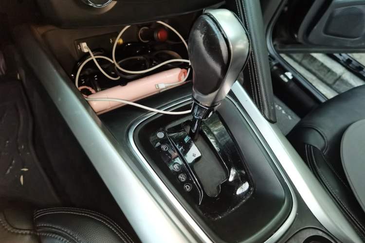 Used Renault Kadjar 2016 2.0L Two-Wheel-Drive Luxury Edition Gear Lever