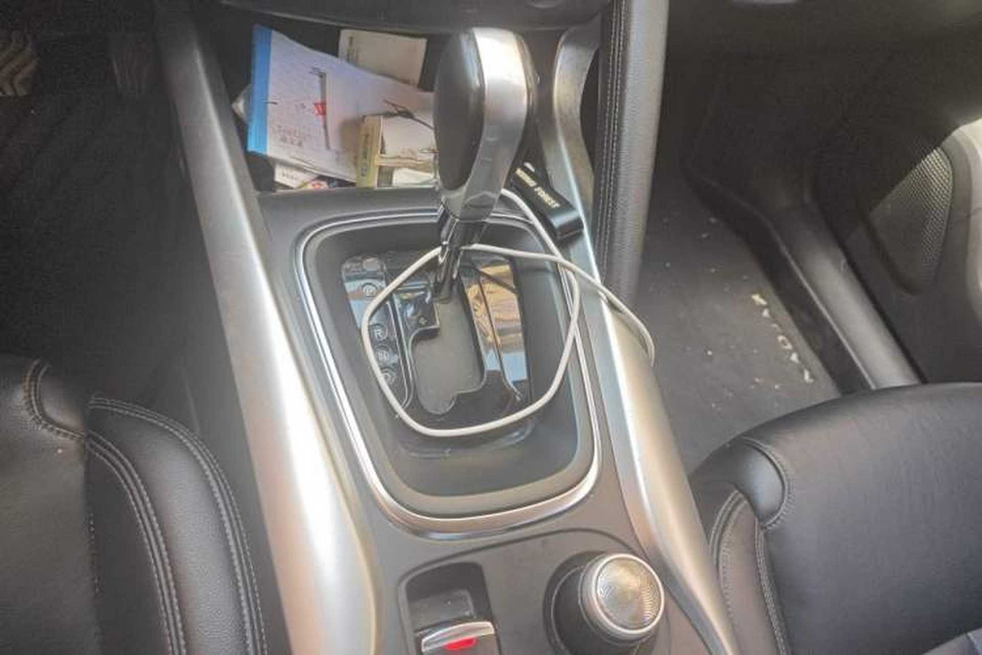 Used Renault Kadjar 2016 2.0L Two-Wheel-Drive Luxury Edition Gear Lever