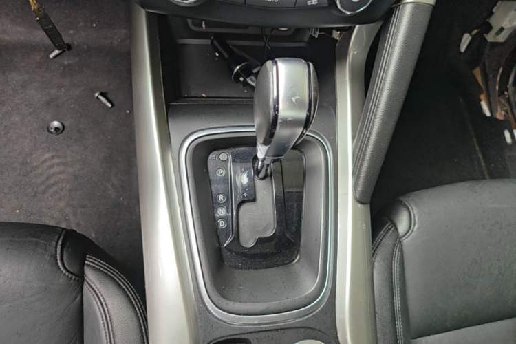 Used Renault Kadjar 2016 2.0L Two-Wheel-Drive Luxury Edition Gear Lever