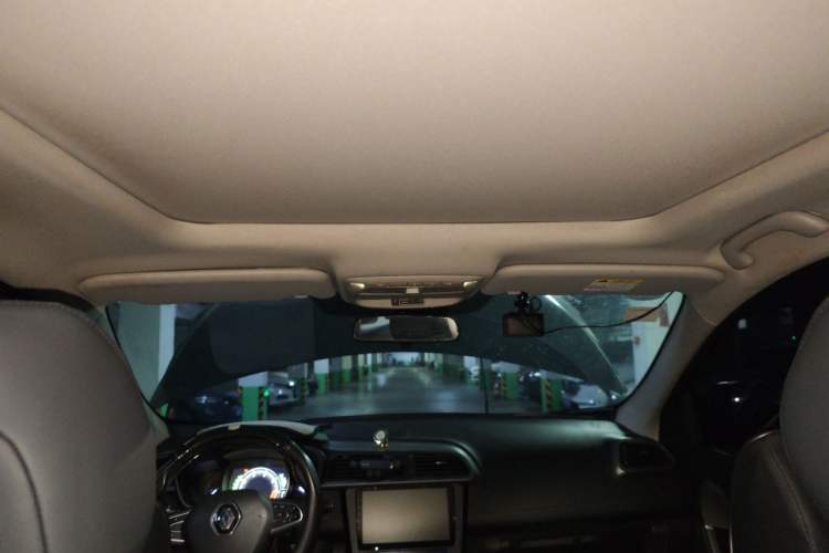 Used Renault Kadjar 2016 2.0L Two-Wheel Drive Leading Edition Headliner