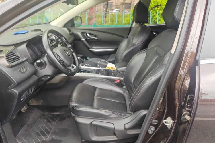 Used Renault Kadjar 2016 2.0L Two-Wheel-Drive Luxury Edition Left Front Seat